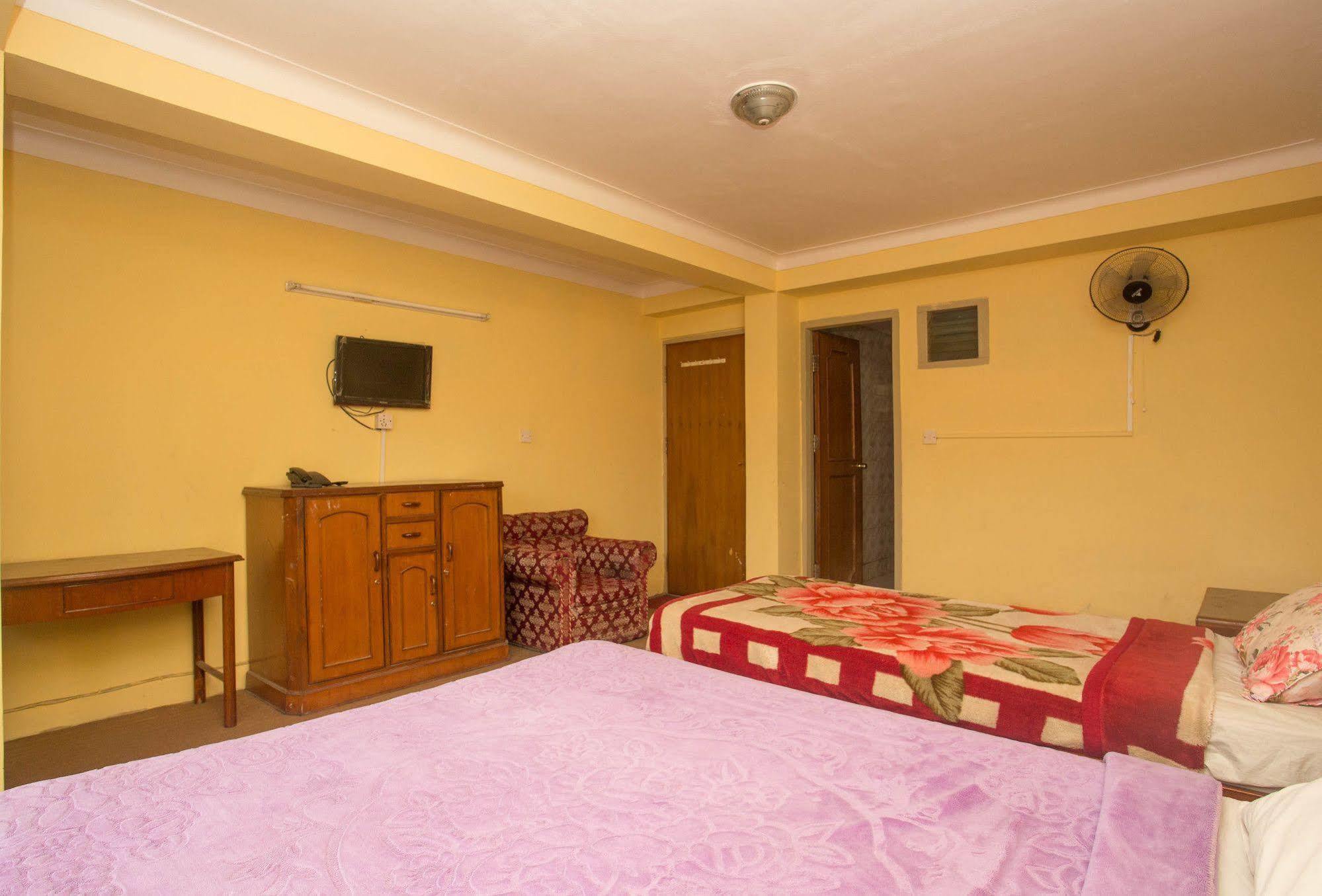 Hotel Red Panda Катманду Экстерьер фото
