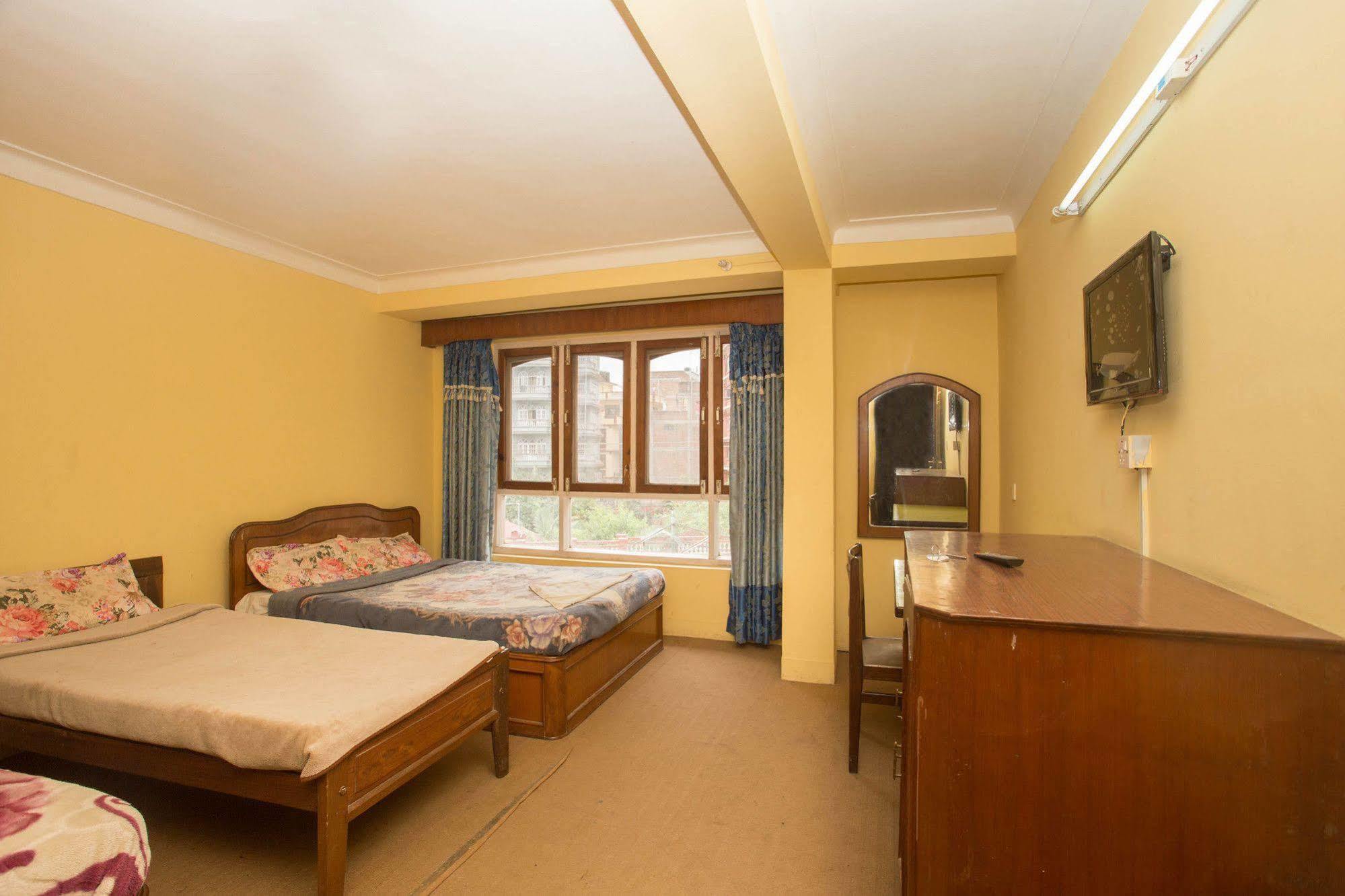 Hotel Red Panda Катманду Экстерьер фото